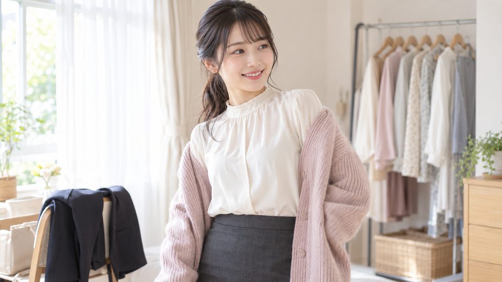 会社員が副業チャットレディとして働くイメージ(仕事帰り・札幌)